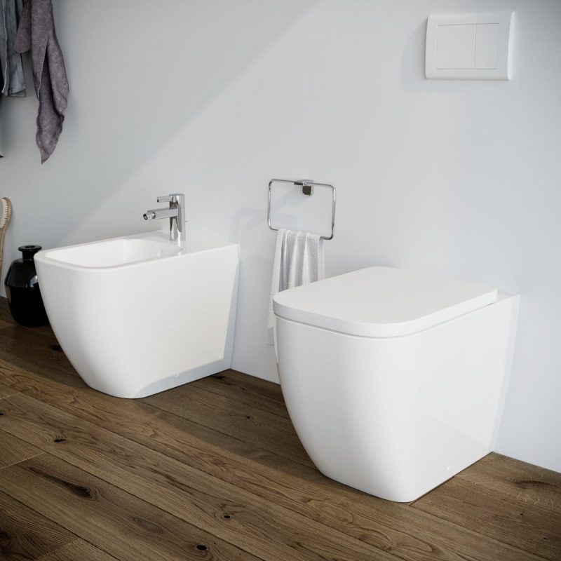 Vaso WC Legend filo muro in ceramica completo di sedile softclose Sanitari Bagno